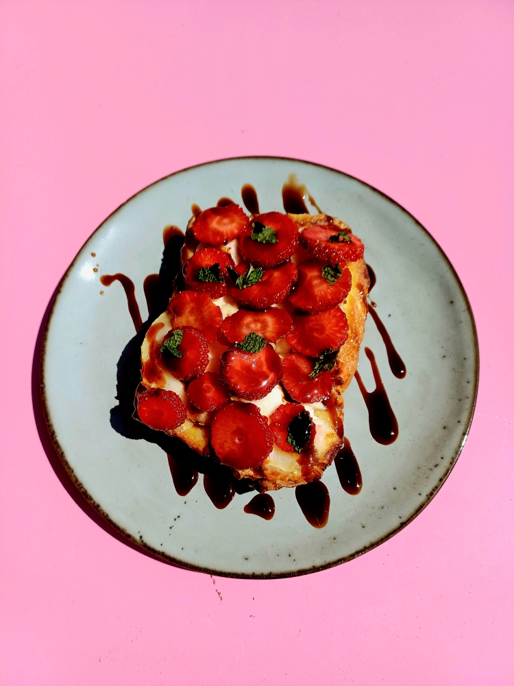 Brioche perdue chèvre, fraises